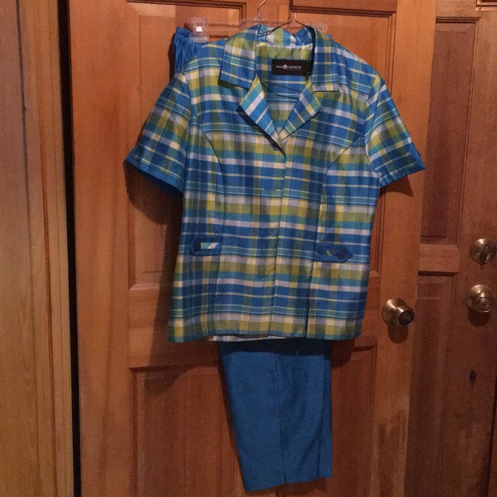 Pants and blouse never worn dressy shiny material